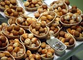 Frische Brötchen, feine frische Brötchen!