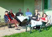 Siesta im Garten der C San Ponzio, Frazione Vergne, Barolo (Cuneo)