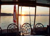 Ein malerischer Sonnenuntergang beschliesst die genüssliche Bootsfahrt auf dem Zürichsee.
